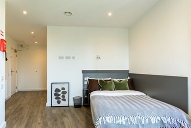 Platinum Skyline Studio - Image 7